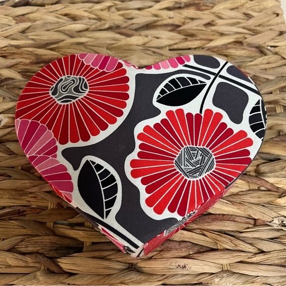 Vera Bradley Cherry Blossoms Heart To Heart Jewelry Case Box. - Picture 3 of 7